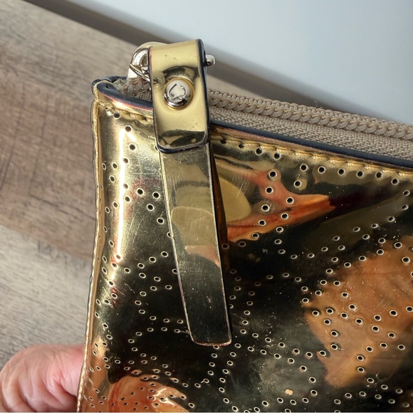 KATE SPADE Gold Perforated Heart Cosmetic Case Pouch Parent Shiny *Flaw* - Picture 9 of 11